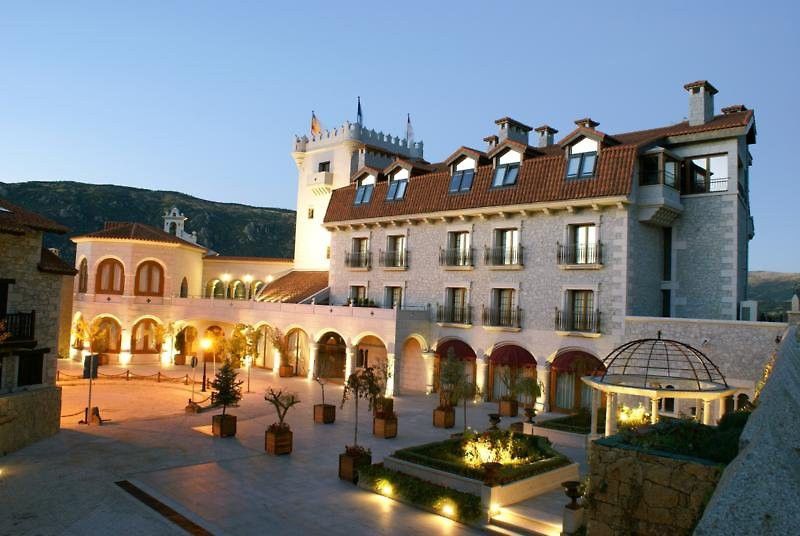 Hotel Real De Bohoyo Exterior photo